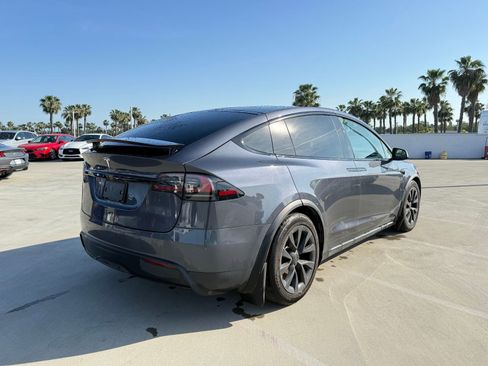 Used 2023 Tesla Model X image 3