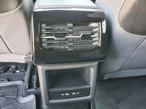 Used 2023 Volkswagen ID.4 Pro RWD image 35