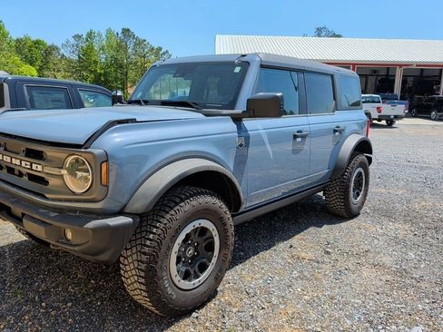 Used 2023 Ford Bronco Big Bend w/ Sasquatch Package AWD/4WD image 3