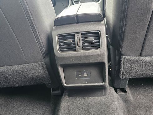 Used 2023 Nissan Rogue SV image 11