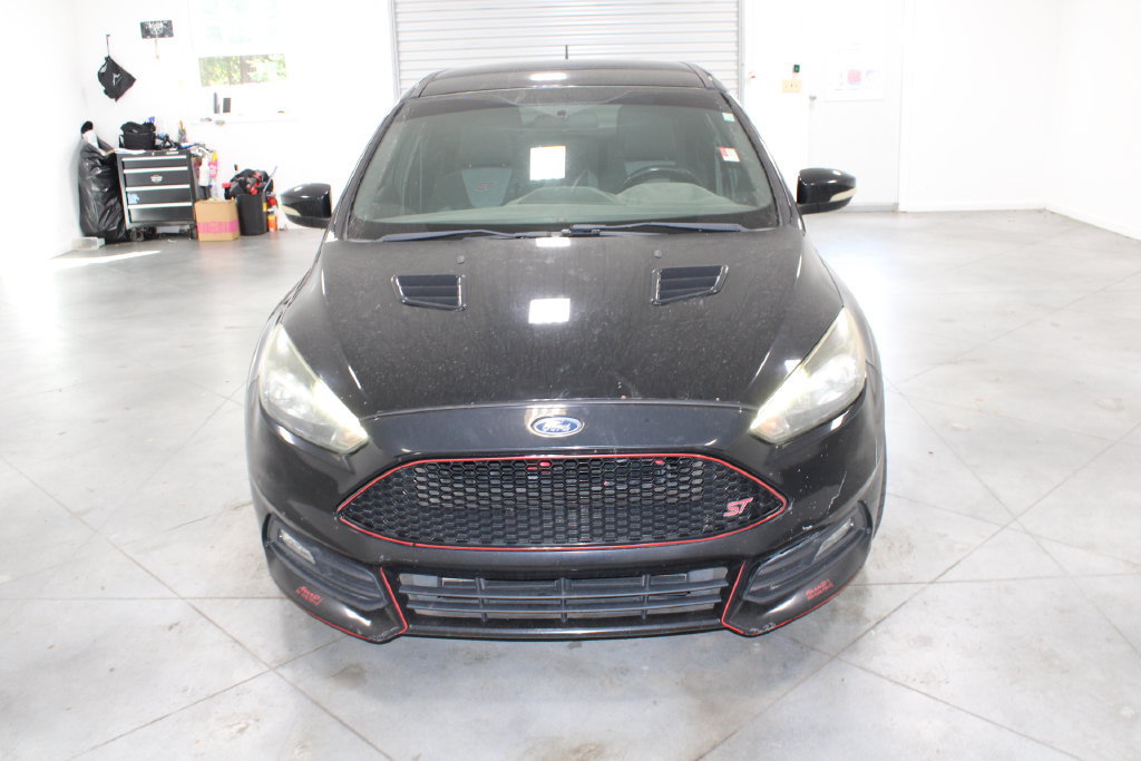Used 2017 Ford Focus ST FWD image 3