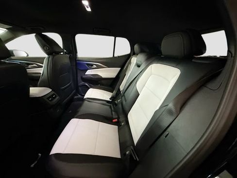 New 2026 Chevrolet Equinox EV LT image 25