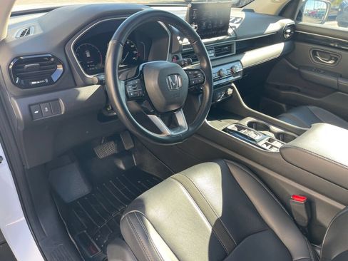 Used 2024 Honda Pilot Touring image 5