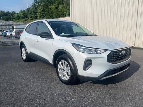Certified 2025 Ford Escape Active w/ Tech Pack #1 AWD/4WD image 4