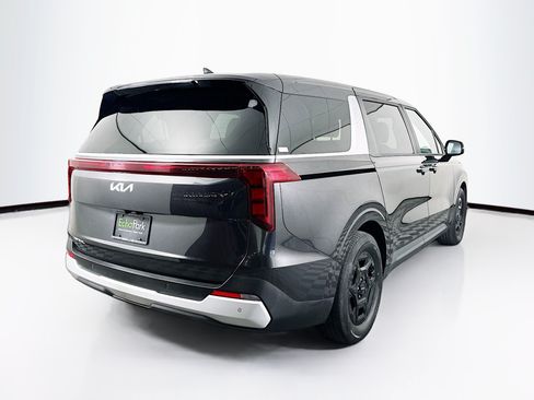 Used 2026 Kia Carnival FWD image 9