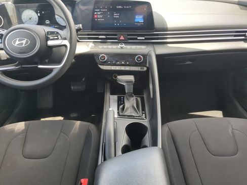 Used 2024 Hyundai Elantra SEL FWD image 16