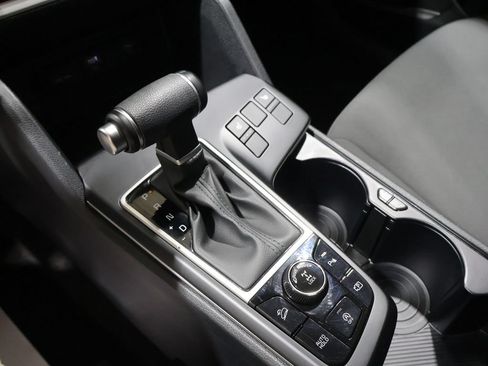 Used 2024 Kia Sportage LX AWD/4WD image 29