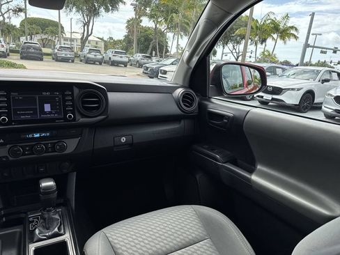 Used 2021 Toyota Tacoma SR AWD/4WD image 15