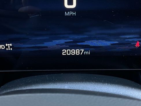 Used 2025 Chevrolet Equinox LT image 37