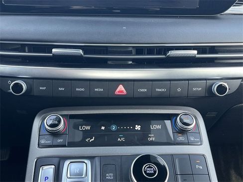 Used 2024 Hyundai Palisade Calligraphy image 16