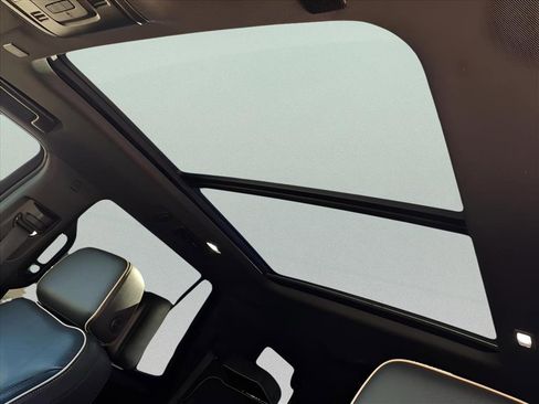 Used 2021 GMC Yukon SLT w/ SLT Luxury Plus Package image 13