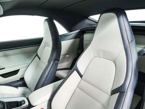 Certified 2025 Porsche 911 Carrera RWD image 5