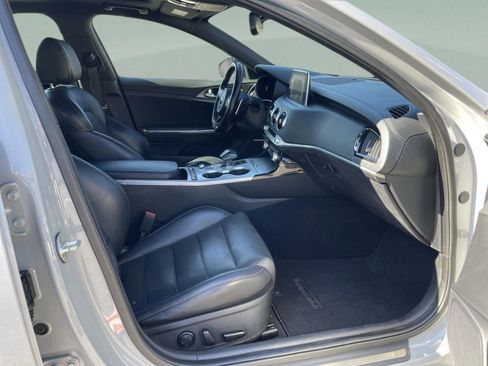 Used 2019 Kia Stinger GT2 image 18