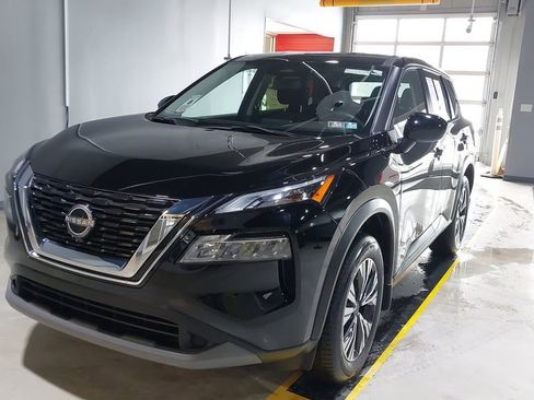 Used 2023 Nissan Rogue SV image 17