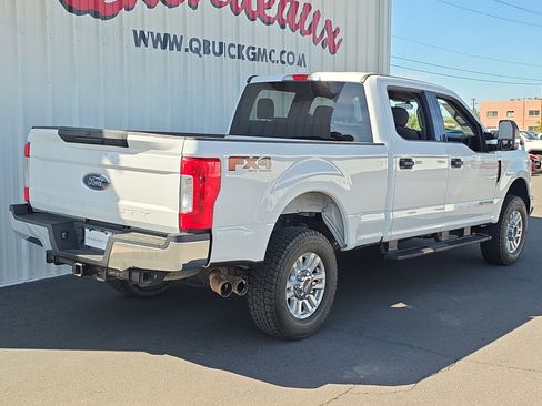 Used 2019 Ford F250 XLT w/ FX4 Off-Road Package image 11