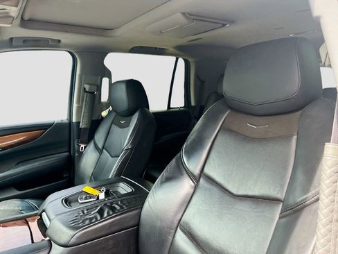 Used 2015 Cadillac Escalade Premium AWD/4WD image 22