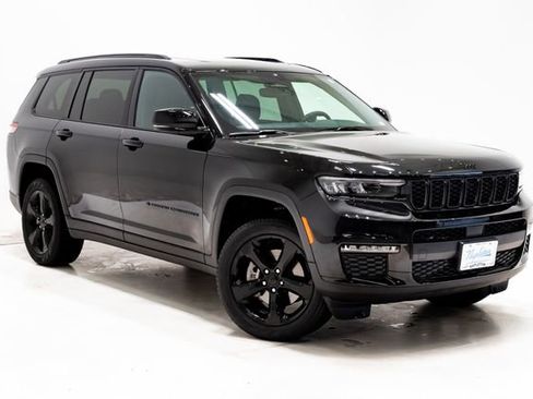 Used 2024 Jeep Grand Cherokee L Limited w/ Black Appearance Package image 4