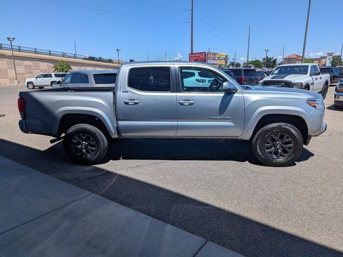 Used 2022 Toyota Tacoma SR5 w/ Technology Package AWD/4WD image 6