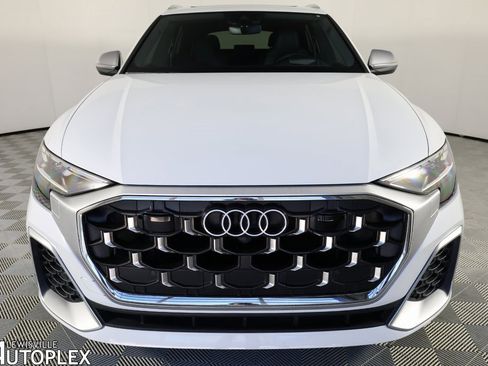 Used 2024 Audi SQ8 Prestige image 2