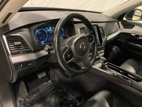 Used 2017 Volvo XC90 T6 Momentum w/ Vision Package image 15