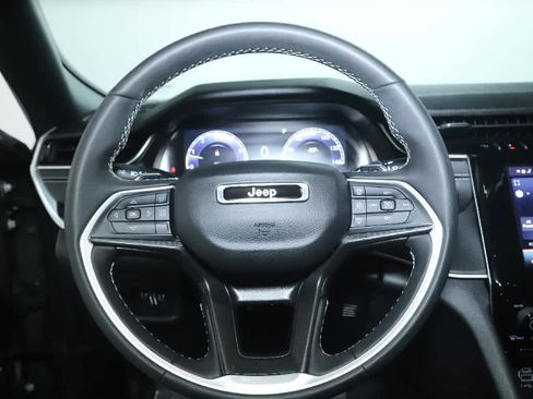 Certified 2024 Jeep Grand Cherokee Altitude image 22