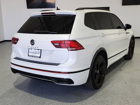 Certified 2023 Volkswagen Tiguan SE R-Line FWD image 3