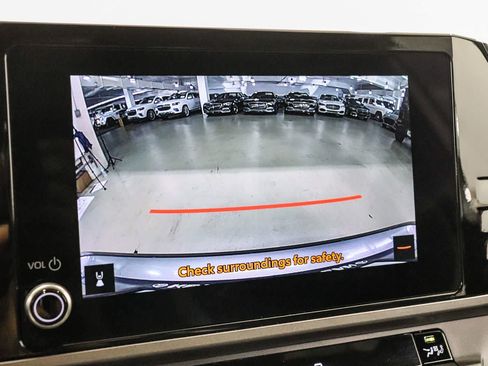 Used 2025 Toyota Camry SE FWD image 23