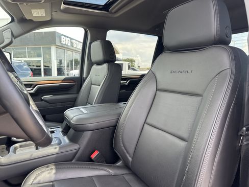 Used 2025 GMC Sierra 2500 Denali w/ Denali Reserve Package AWD/4WD image 7