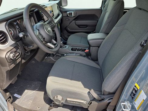 New 2025 Jeep Gladiator Sport image 15