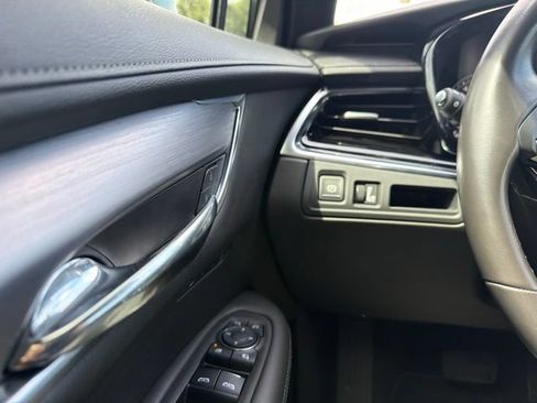 Used 2024 Cadillac XT6 Luxury FWD image 11