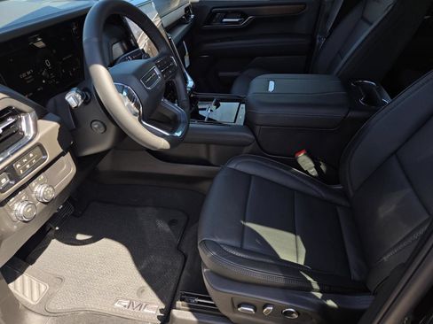 New 2026 GMC Yukon XL Denali w/ Sun & Power Step Package AWD/4WD image 10