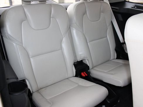 Used 2025 Volvo XC90 B6 Ultra w/ Lounge Package image 20