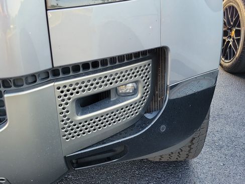 Used 2022 Land Rover Defender 110 X-Dynamic SE AWD/4WD image 4