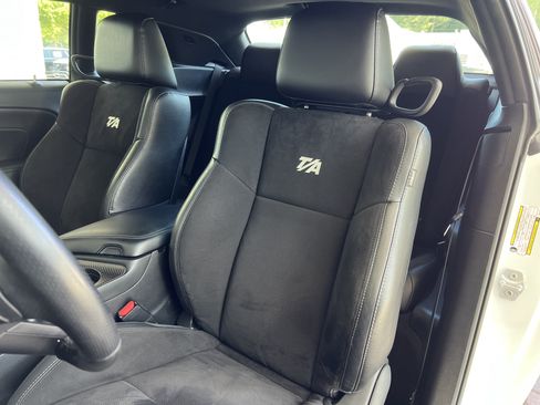 Used 2022 Dodge Challenger R/T Scat Pack RWD image 15