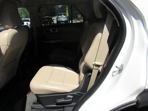 Used 2021 Ford Explorer XLT w/ Equipment Group 202A image 19