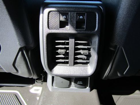 Used 2025 Ford Bronco Badlands AWD/4WD image 33