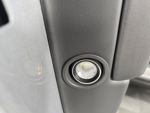 Used 2022 Rivian R1T Adventure image 30