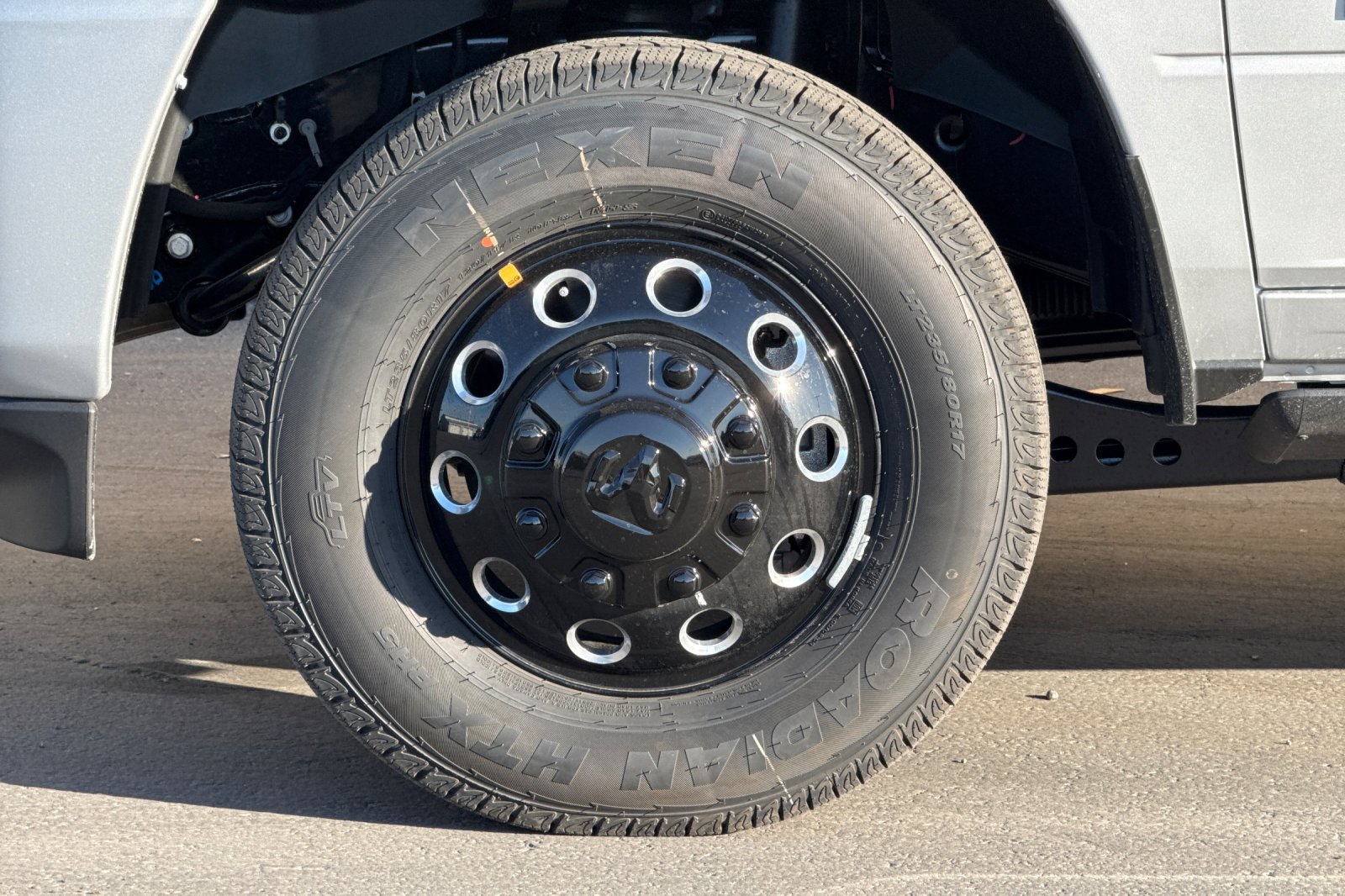 New 2026 RAM 3500 Laramie AWD/4WD image 9