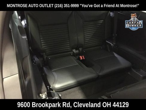 Used 2024 Land Rover Discovery Dynamic SE AWD/4WD image 35