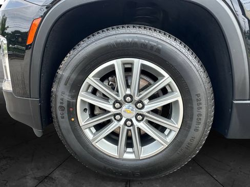 Used 2023 Chevrolet Traverse LT FWD image 14