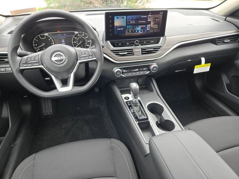 New 2026 Nissan Altima 2.5 SV FWD image 13