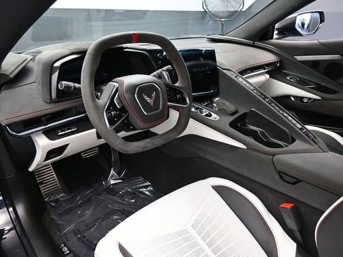 Used 2023 Chevrolet Corvette Stingray Premium Conv w/ Z51 Performance Package image 10