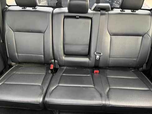 Used 2019 Ford F150 Lariat w/ Equipment Group 502A Luxury AWD/4WD image 17