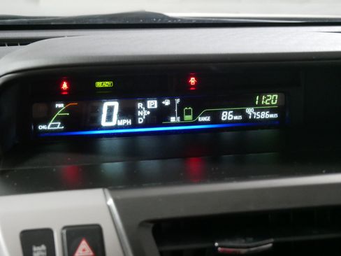 Used 2016 Toyota Prius V Two FWD image 21