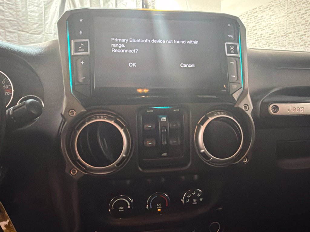 Used 2014 Jeep Wrangler Unlimited Rubicon AWD/4WD image 23