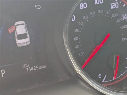 Used 2019 Toyota Camry XSE FWD image 11