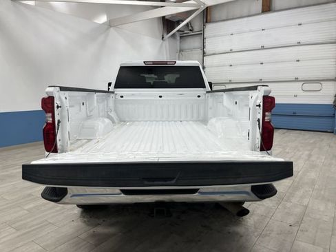 Used 2024 Chevrolet Silverado 3500 LT image 15