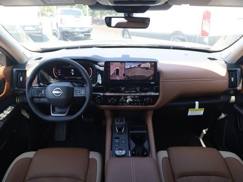 New 2026 Nissan Pathfinder Platinum AWD/4WD image 7