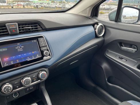 Used 2025 Nissan Versa SV image 30