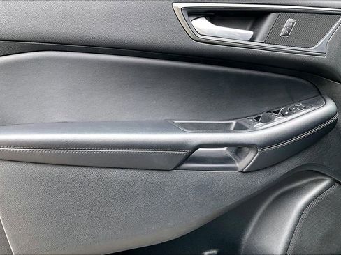 Used 2024 Ford Edge SE image 21